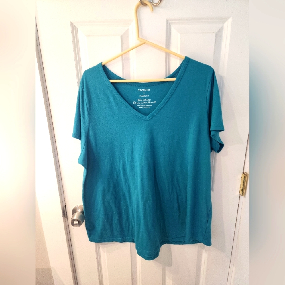 Torrid Teal V-Neck Short Sleeve Tee